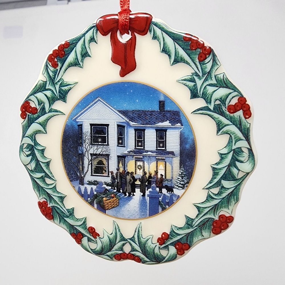 Longaberger Collectors Club 1997 Caroling in Dresden Hometown Christmas Ornament
